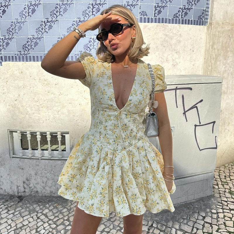 Pure and alluring V-neck floral dress for women, summer style, puff sleeves, fitted waist, pleated skirt